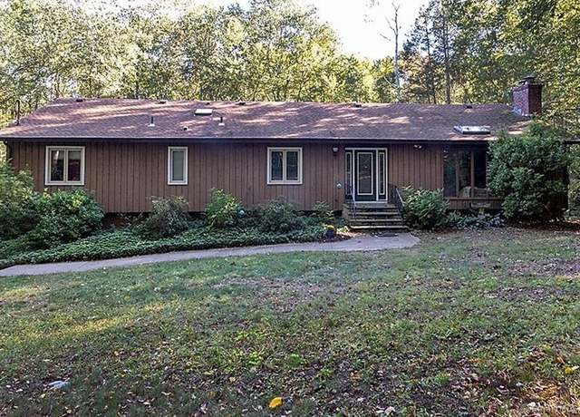 Property at 28 Rock Hill Rd, Woodbridge, CT 06525, 4 beds, 3 baths