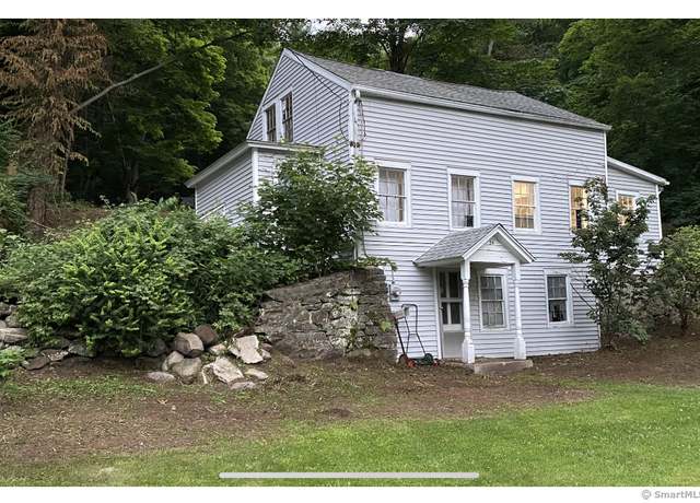 Property at 54 Mountain Rd, Woodbury, CT 06798, 3 beds, 1 bath