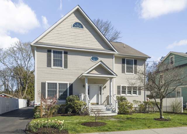 Property at 124 East Ave #124, New Canaan, CT 06840, 2 beds, 1.5 baths