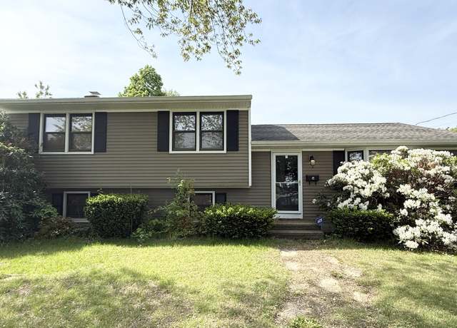 Property at 42 Welland Ave, Waterbury, CT 06708, 2 beds, 1 bath