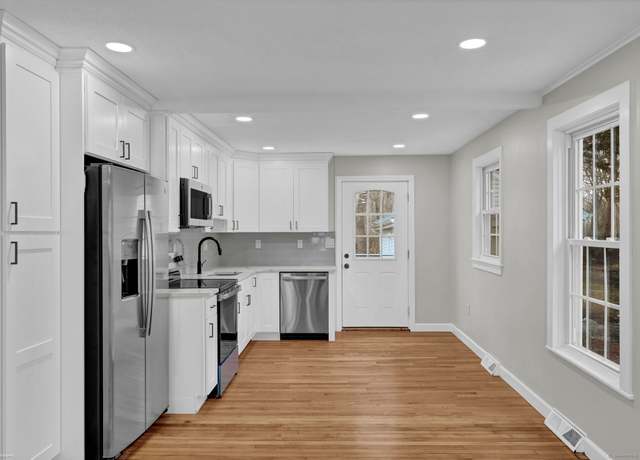 Property at 14 Denmore Ln, Old Saybrook, CT 06475, 3 beds, 1 bath