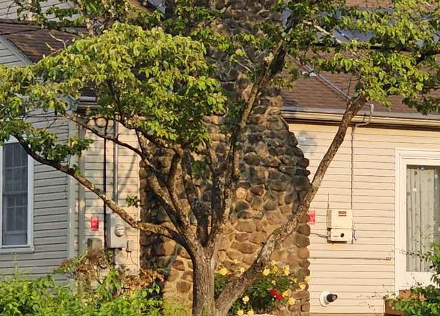 Property at 50 Meadow St, Meriden, CT 06451, 3 beds, 3 baths