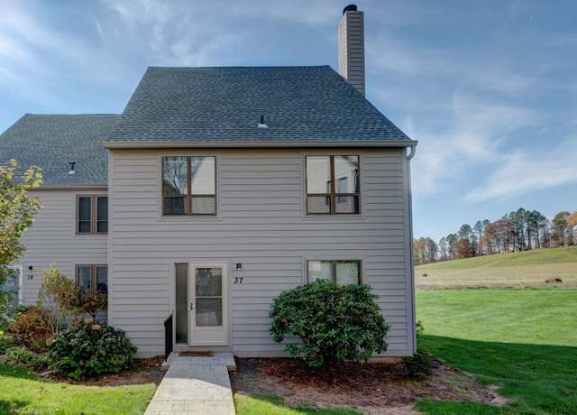 Property at 37 Hallmark Hill Dr #37, Wallingford, CT 06492, 3 beds, 1.5 baths