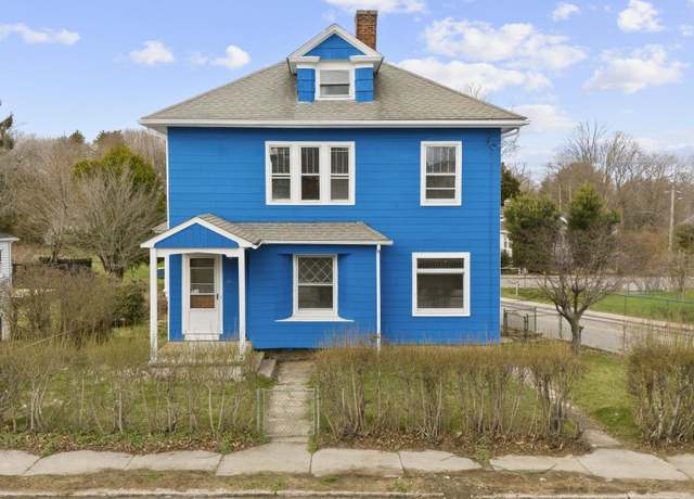 Property at 75 Willetts Ave, New London, CT 06320, 3 beds, 2 baths