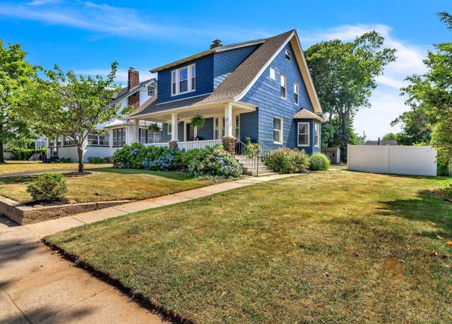 Property at 17 Pardee Pl, East Haven, CT 06512, 3 beds, 1.5 baths