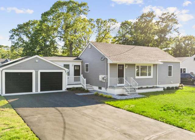 Property at 48 Blakeslee Ave, North Haven, CT 06473, 5 beds, 3 baths