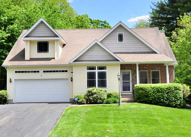 Property at 3 River Town Rd, Windsor, CT 06095, 2 beds, 2 baths