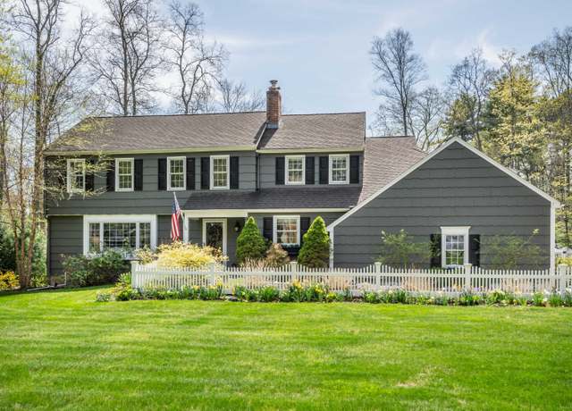 Property at 15 Lawton Dr, Simsbury, CT 06070, 4 beds, 2.5 baths