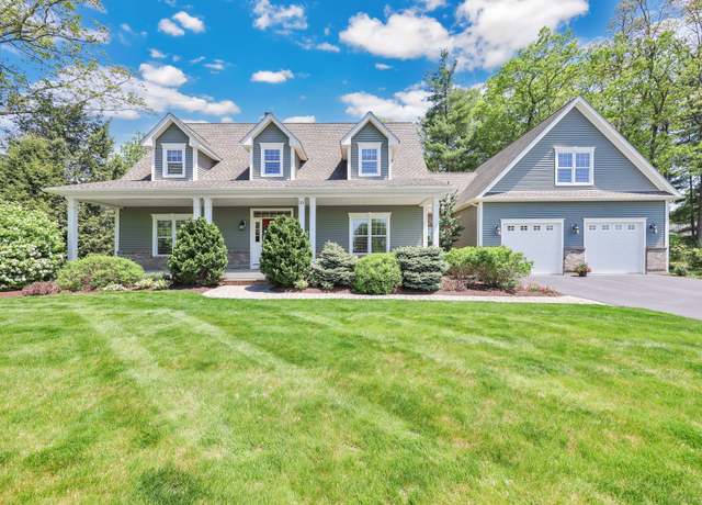 Property at 33 Ellsworth Ln, Ellington, CT 06029, 3 beds, 2.5 baths