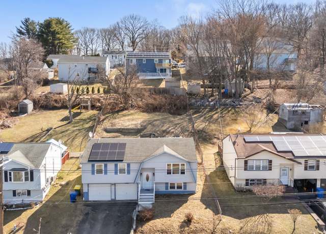 Property at 608 N Walnut St, Waterbury, CT 06704, 2 beds, 1.5 baths