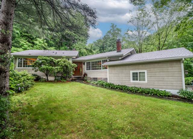 Property at 17 Lakewood Ter, New Milford, CT 06776, 3 beds, 2.5 baths