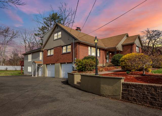 Property at 28 Concord Rd, Manchester, CT 06042, 4 beds, 2.5 baths