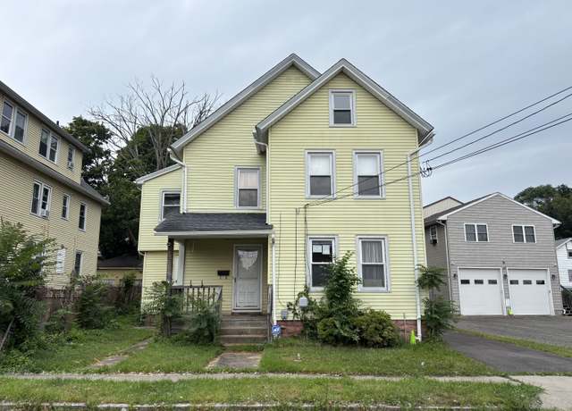 Property at 25 Clinton Ave, Middletown, CT 06457, 2 beds, 1.5 baths