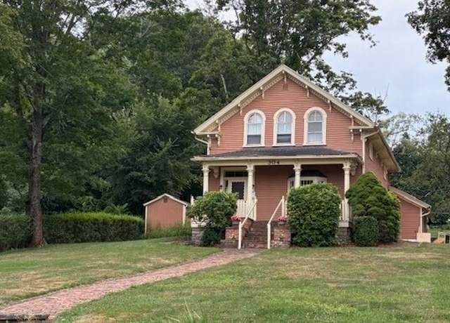 Property at 304 Asylum St, Norwich, CT 06360, 3 beds, 2 baths