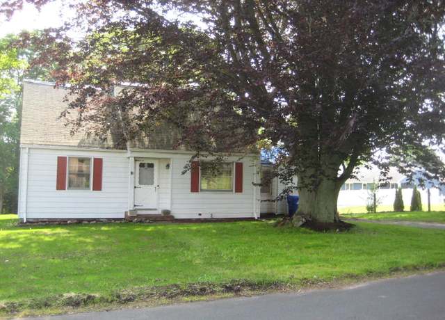 Property at 18 Linsley St, Branford, CT 06405, 3 beds, 1 bath