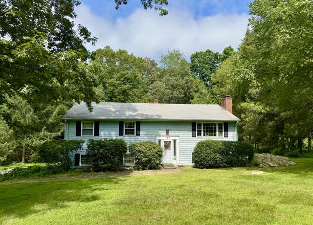 Property at 105 Chesterfield Rd, East Lyme, CT 06333, 3 beds, 1.5 baths