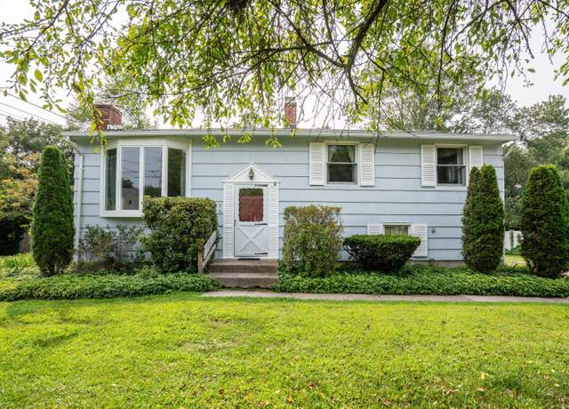 Property at 3 Kings Rd, Weatogue, CT 06089, 3 beds, 1 bath