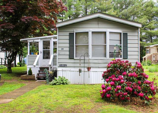 Property at 31 James Dr, Windham, CT 06256, 2 beds, 1 bath