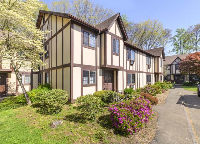Property at 217 Foxwood Ln #217, Milford, CT 06461, 2 beds, 2 baths