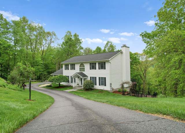 Property at 8 Austin Dr, New Fairfield, CT 06812, 4 beds, 3 baths