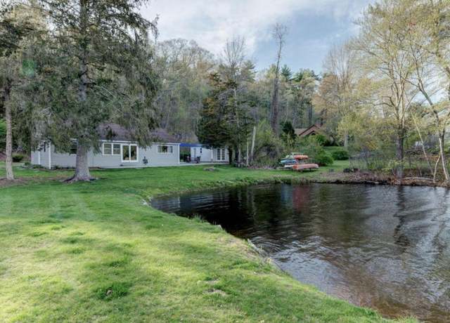 Property at 42 Townes Ln, Thompson, CT 06277, 3 beds, 1 bath