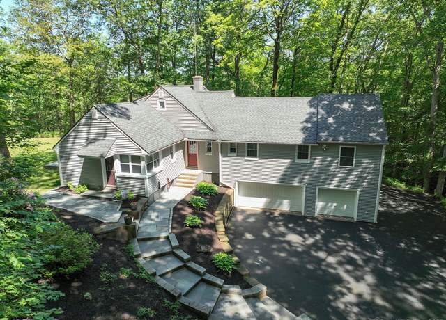 Property at 73 Talcott Notch Rd, Farmington, CT 06032, 4 beds, 2.5 baths