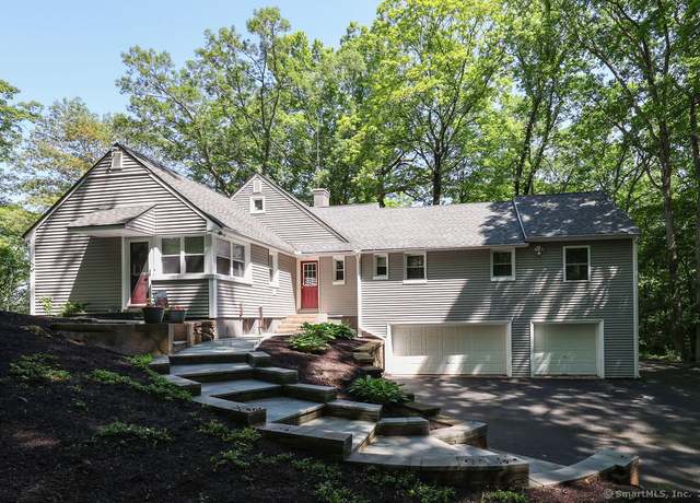 Property at 73 Talcott Notch Rd, Farmington, CT 06032, 4 beds, 2.5 baths