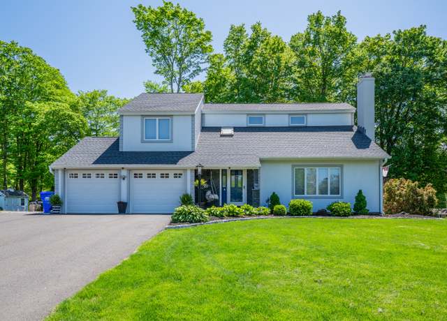 Property at 14 Stakey Farm Rd, Southington, CT 06489, 3 beds, 2.5 baths