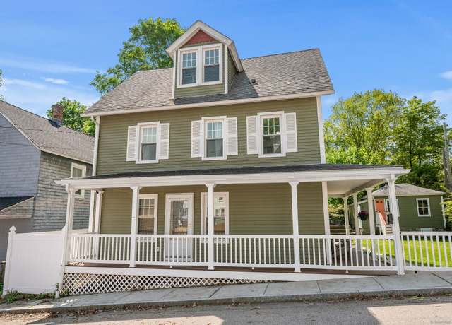 Property at 29 E Cliff St, Norwich, CT 06360, 3 beds, 2.5 baths