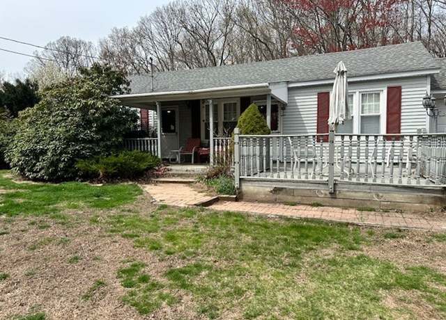 Property at 109 Central Ave, Wolcott, CT 06716, 3 beds, 1 bath