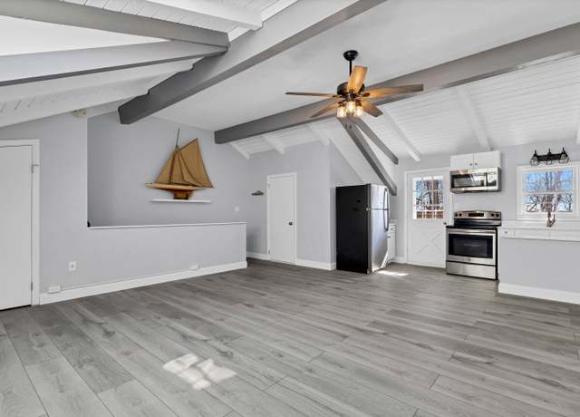 Property at 15 Sunset Ter #10, Essex, CT 06426, 1 bath