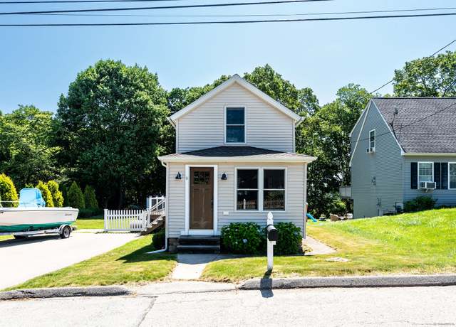 Property at 8 Johnson St, Stonington, CT 06379, 2 beds, 1.5 baths