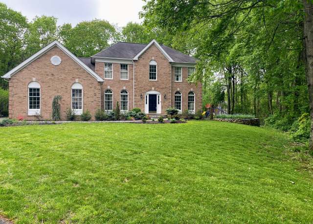 Property at 37 Independence Dr, Shelton, CT 06484, 4 beds, 2.5 baths