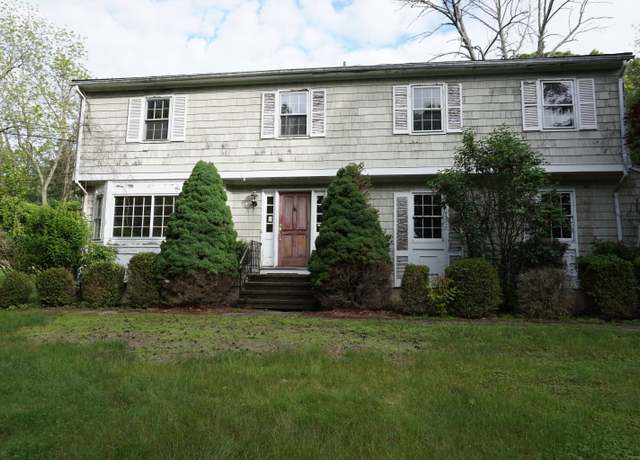 Property at 82 Partrick Rd, Westport, CT 06880, 5 beds, 2.5 baths