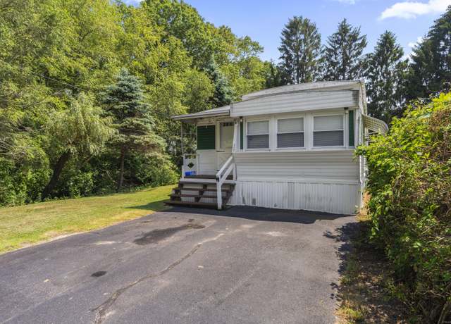 Property at 212 G St, Groton, CT 06340, 2 beds, 1 bath