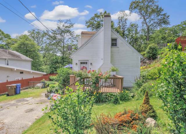 Property at 51 Oronoque Trl, Shelton, CT 06484, 2 beds, 1 bath