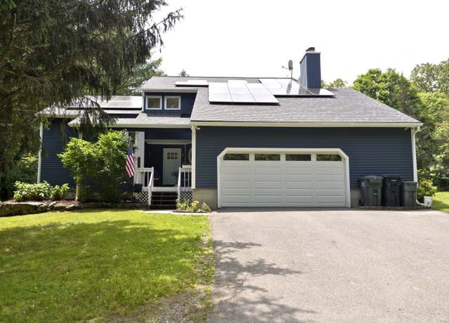 Property at 33 Oneil Rd, Oxford, CT 06478, 3 beds, 2.5 baths