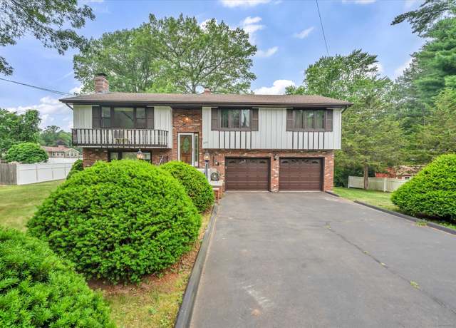 Property at 973 Oak St, East Hartford, CT 06118, 3 beds, 2.5 baths