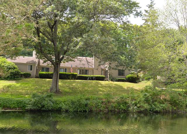 Property at 16 Heritage Vlg Unit A, Southbury, CT 06488, 2 beds, 2 baths