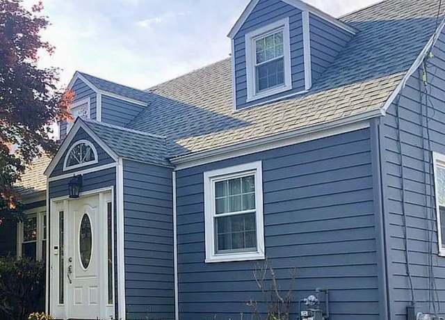 Property at 1090 Oldfield Rd, Fairfield, CT 06824, 3 beds, 2 baths