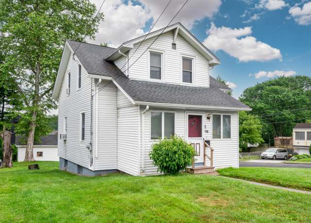 Property at 546 S Quaker Ln, West Hartford, CT 06110, 2 beds, 1 bath