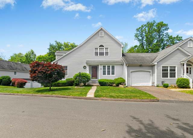 Property at 376 Woodridge #376, Shelton, CT 06484, 2 beds, 2.5 baths