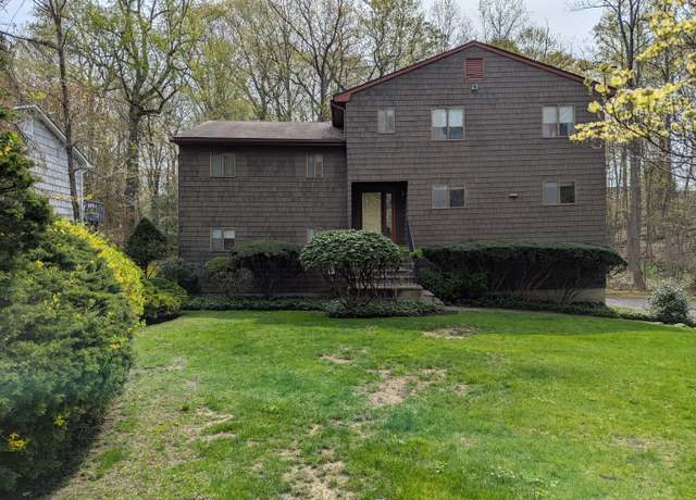 Property at 45 Sundance Dr, Greenwich, CT 06807, 3 beds, 3 baths
