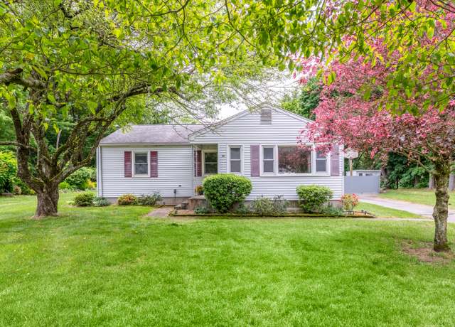 Property at 30 Fairlawn Rd, Glastonbury, CT 06033, 3 beds, 1 bath