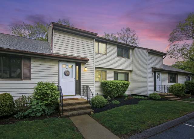 Property at 62 Oak Forest Dr Unit 6-2, Manchester, CT 06042, 2 beds, 1.5 baths