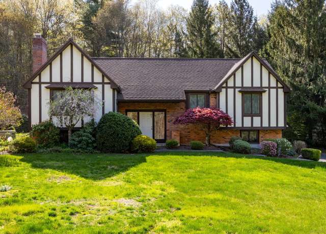 Property at 30 Redwood Ln, Glastonbury, CT 06073, 3 beds, 2 baths