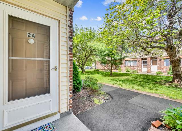 Property at 55 Thompson St Apt 2A, East Haven, CT 06513, 2 beds, 1 bath
