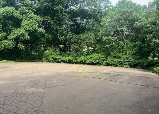 Property at 539 Fairway Rd, Orange, CT 06477