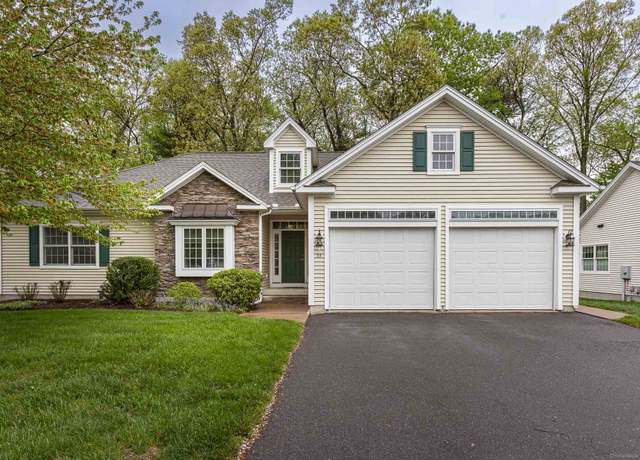 Property at 33 Cheney Ln #33, Manchester, CT 06040, 3 beds, 2 baths