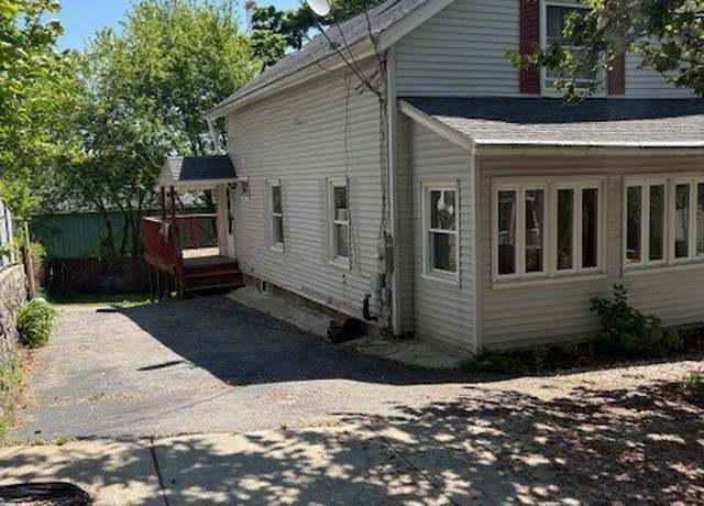 Property at 43 Eastern Ave, New London, CT 06320, 3 beds, 1.5 baths